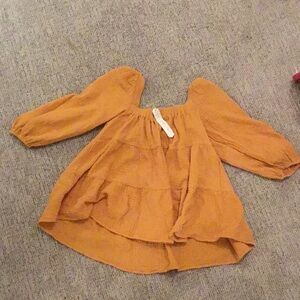 Cute top, never worn, tag still on